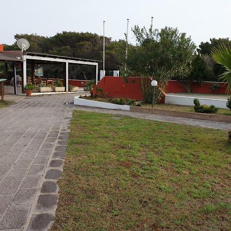 Hotel Mezzaluna Carloforte  Buitenkant foto