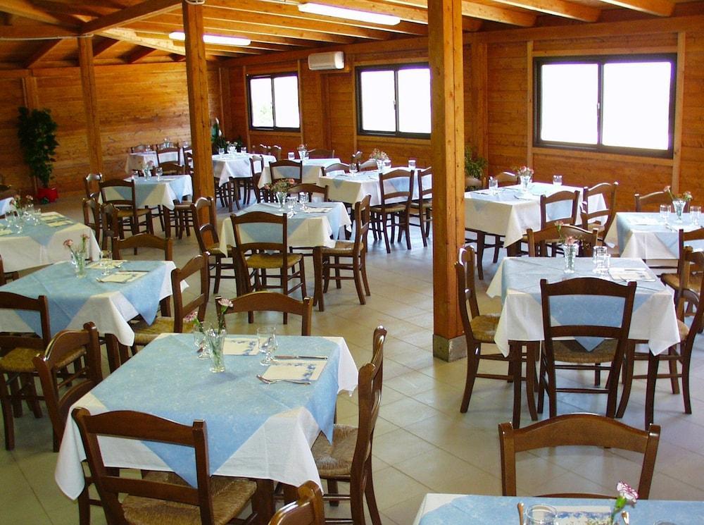 Hotel Mezzaluna Carloforte  Buitenkant foto