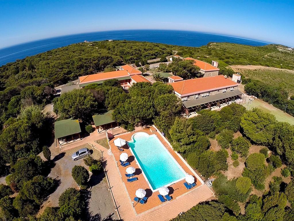 Hotel Mezzaluna Carloforte  Buitenkant foto