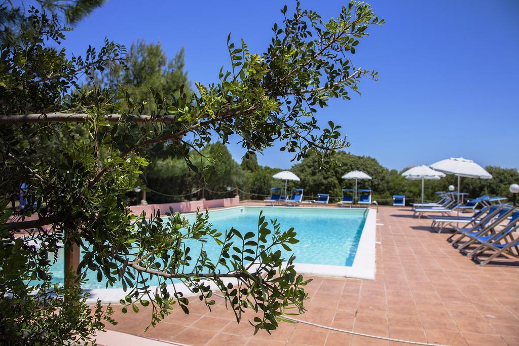 Hotel Mezzaluna Carloforte  Buitenkant foto