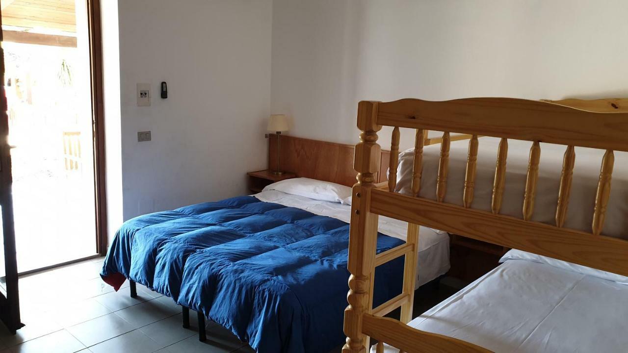 Hotel Mezzaluna Carloforte  Buitenkant foto